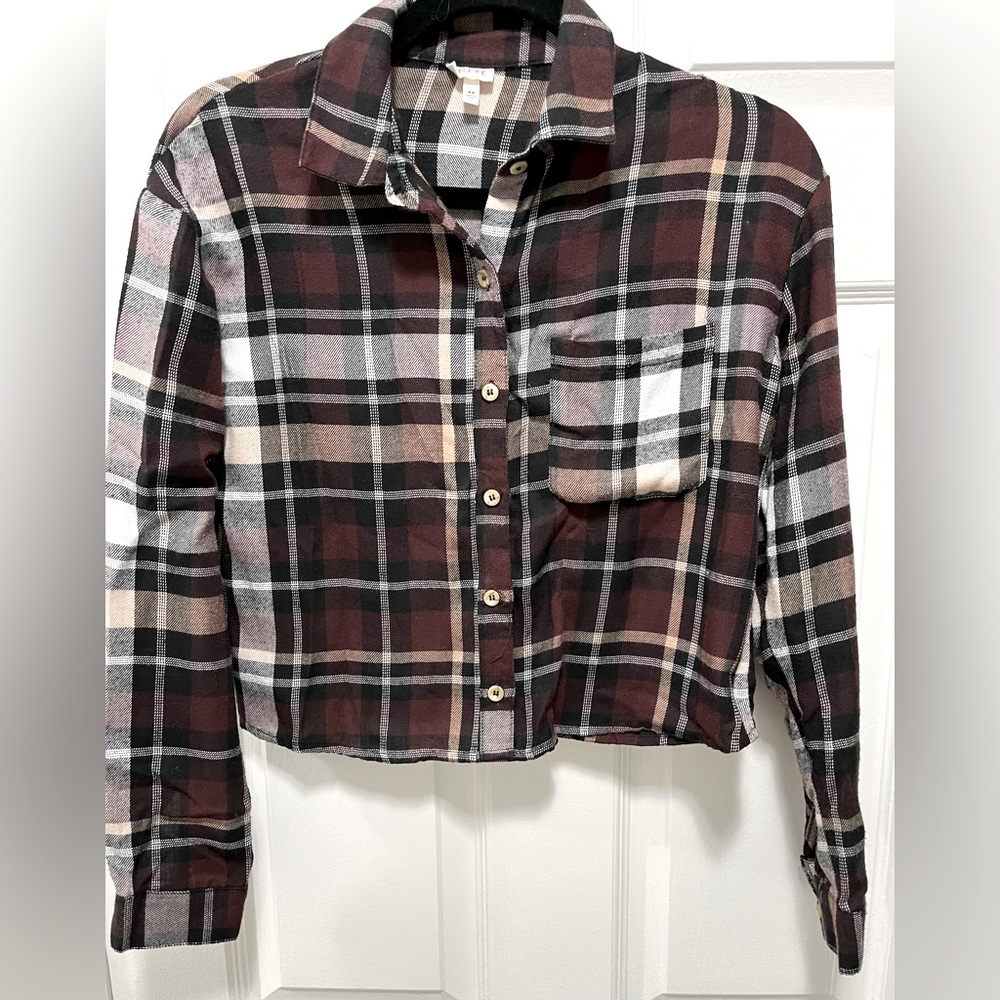 Selfie cropped flannel button down shirt size xs